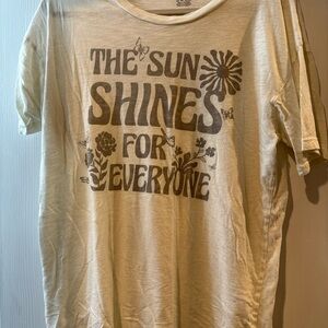 American Eagle soft Tee-  XS/S Cream Graphic T-Shirt